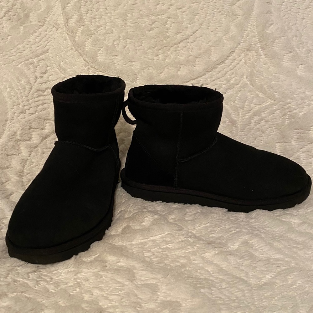 UGG Classic Mini Boot